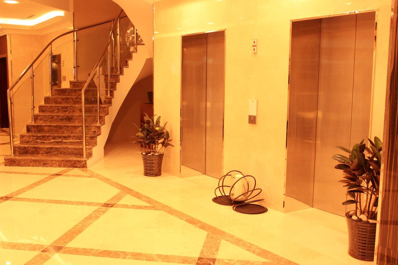 Montreal Naif Hotel Dubai Eksteriør bilde